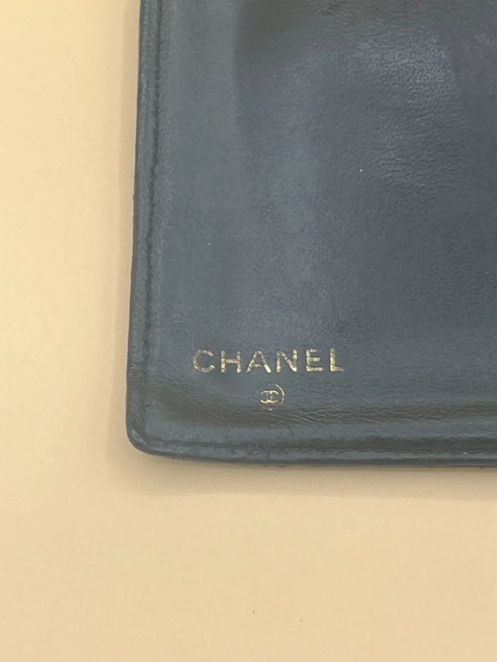 Chanel Black Lambskin CC Logo Compact Wallet Gold Kisslock Frame Snap Tab